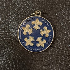 Vintage BSA Boy Scouts of America NYC 5 Boroughs Pinback gold tone blue 1950s picture