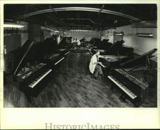 1979 Press Photo Grand pianos used by artists at Steinway Hall, New York picture