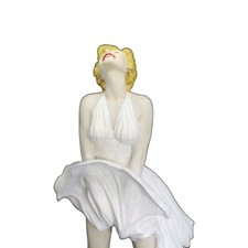 Artwork - Broken - Marilyn Monroe Statue 18