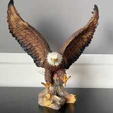 American πΊπΈ Bald Eagle π¦
Large Statue . picture