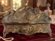 ANTIQUE ART NOUVEAU ORNATE CAST METAL FOOTED ROSE JEWELRY CASKET TRINKET BOX picture