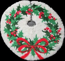 Vintage Handmade Christmas Tree Skirt Latch Hook Rug Yarn 32