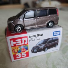 Tomica No. 35 Toyota Noah picture