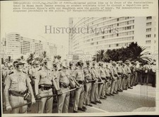1972 Press Photo Police Stand Guard at Republican Gala, Miami Beach - lra69630 picture
