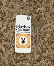 VINTAGE PLAYBOY CLUB LAKE GENEVA RESORT / HOTEL LODGE ROOM KEY FOB HEFNER BUNNY picture