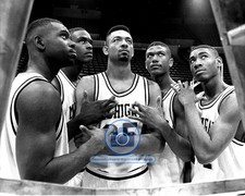 1993 FAB FIVE BASKETBALL TEAM UNIVERSITY OF MICHIGAN 8X10 PHOTO picture
