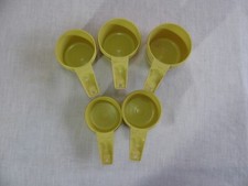 Vtg Set 5 Cream Tupperware Nesting Measuring Cups 761-765 rr picture