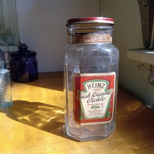 H.J.HEINZ CO FRESH CUCUMBER PICKLE 100 YR OLD LABELED SQUARE JAR WITH HEINZ LID picture