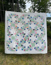 Early 20th Century Handmade Double Wedding Ring Quilt, 70