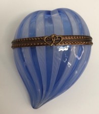 STUNNING VINTAGE MURANO VENETIAN LATTICINO BLUE GLASS HEART BOX / BONBONNIERE picture
