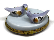 LIMOGES BOX ~ VINTAGE PAIR OF LOVEBIRDS ~ LOVE BIRDS ~ 