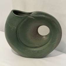 Vtg MCM  Toyo Pottery Ikebana Matte Green Nautilus Spiral Shell Vase 8 x 9.5 in picture