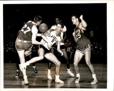 GA321 1953 Original U.P. Photo JACKIE MOORE LASALLE vs SAINT JOHN'S BASKETBALL picture