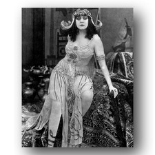 Theda Bara Photo 8x10 Cleopatra Film Set 1917 Glamour Actress-3 picture