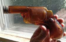1880s AMBER PISTOL REVOLVER WHISKEY FLASK HAND BLOWN BOTTLE W/ORIGINAL LID picture