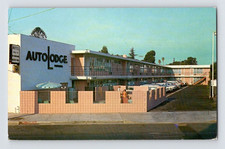 1960'S. AUTOLODGE POMONA, CA. GAREY AVE. POSTCARD A1 picture