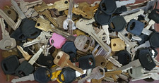Nice lot of keys 3 LBS picture