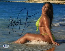 ASHLEY GRAHAM SIGNED 8x10 PHOTO SPORTS ILLUSTRATED SWIMSUIT MODEL BECKETT BAS picture