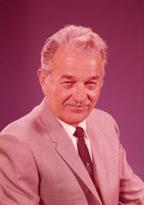 PFE3-393 MILBURN STONE 1962 ORIG NY MIRROR COVER SHOOT 5X7 COLOR TRANSPARENCY picture