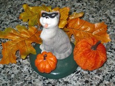 BYERS CHOICE, Grey Tabby Cat, w/ Pumpkin, 2025, W/ foliage leaves FREE, Mask picture