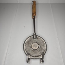 Vintage Berarducci Bros Pizzelle Iron 130-WB McKeesport PA Excellent Condition picture