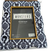 Universal Epic Universe Dark Universe Universal Monsters Floral Picture 5-7Frame picture