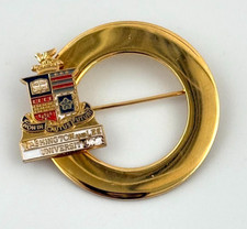 Washington and Lee University Vtg Lapel Pin Crest Circle Brooch Gold Tone Alumni picture