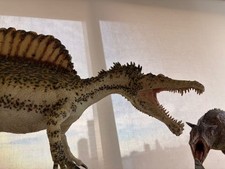 Sideshow Collectable Dinosauria Spinosaurus statue Comes with original packaging picture