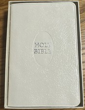 Vintage World Publishing KJV Holy Bible NIB White W1304MC Wedding Brides Bible picture
