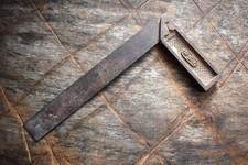 FANTASTIC Vintage Iron Square Ruler Angle Broad L-Blade Measuring Tool 8.92 oz picture