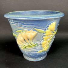 Vintage ROSEVILLE Pottery Flower Pot Planter FREESIA DELFT BLUE 670-5