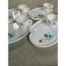 Vintage Federal Glass Milk Glass Snack Set 8pc Atomic Leaf Petal Plates Cups picture