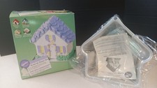 Wilton 2002 Stand Up House Cake Pan 2015-2070 original box instructions Mint picture