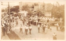 J40/ Fremont Wisconsin RPPC Postcard c1940s Annual Water Carnival Crowd 156 picture