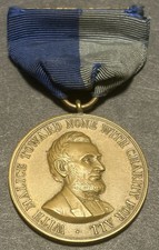 ORIGINAL MALICE NONE CHARITY ALL LINCOLN CIVIL WAR 1861-1865 NUMBERED 2706 MEDAL picture