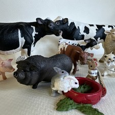 Schleich Farm Animals Lot Of 10 NWT Pot Belly Pig Cows Bunnies Sheeps picture