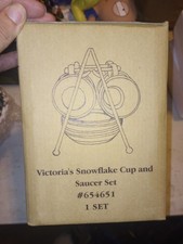 BOYDS COLLECTION - VICTORIA'S SNOWFLAKE CUP AND SAUCER TEA SET (DOLL/BEAR SIZE) picture