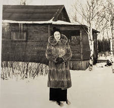 1930s Pretty Beautiful Girl Smiling Fur Coat Winter Snow Original Photo P15r14 picture