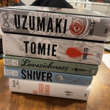 5 Junji Ito Book Bundle NEAR MINT CONDITION PRE-OWNED picture