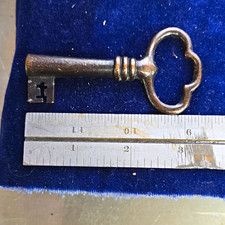 Vintage Metal Skeleton Key with Clover Bow / Clover-Shaped Bow picture