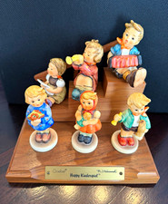 M.I. Hummel Goebel Happy Kinderspiel Complete 6 Figurine Set Wood Display picture