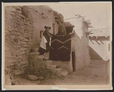 Photo:Tewa girls picture