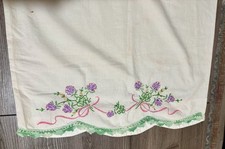 Vtg Hand Embroidered Floral Print Scalloped Edge Standard Size Pillowcases Pair picture
