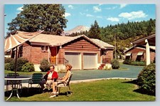 Vintage Photochrome Chandon's Motel Mt. Shasta CA Postcard Dexter Press picture