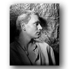 Laurence Olivier Photo 8x10 Hamlet 1948 Film Actor Publicity Still Portrait picture