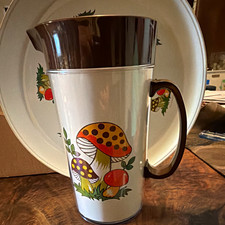 Thermo-Serv 2quart Pitcher w/ Lid Merry Mushroom Pattern Brown/White 8305 NIB picture