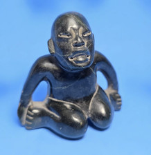 PRE-COLUMBIAN OLMEC JADE SEATED BABY FIGURE picture