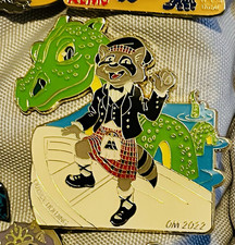 1x Odyssey of the Mind OOTM Spontaneous Outside Holding Pin 2022 RARE picture