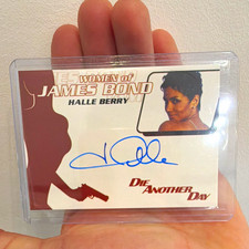 Women of James Bond WA49 Halle Berry Jinx Autograph Card Rittenhouse 2012 picture