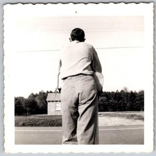 Vtg B&W Snapshot Man Back View Deckle Edge Photo Road House Countryside 1940s picture